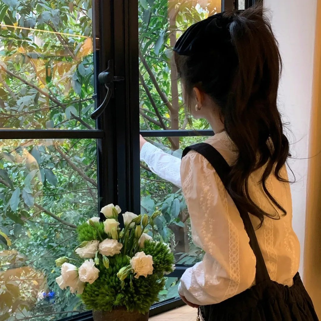 她的微笑和圈套